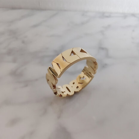 gepersonaliseerde ring goud 18 kt